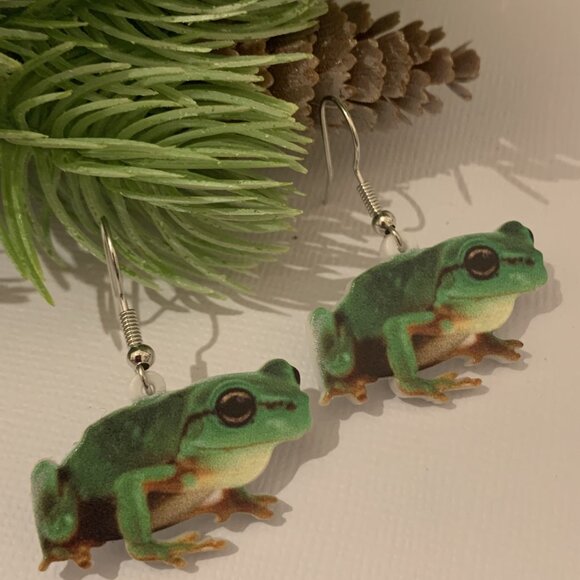 Frog Earring, Gift Idea, Frog Jewelry, Amphibian Earring, Silly Earring, Cute - Picture 5 of 5